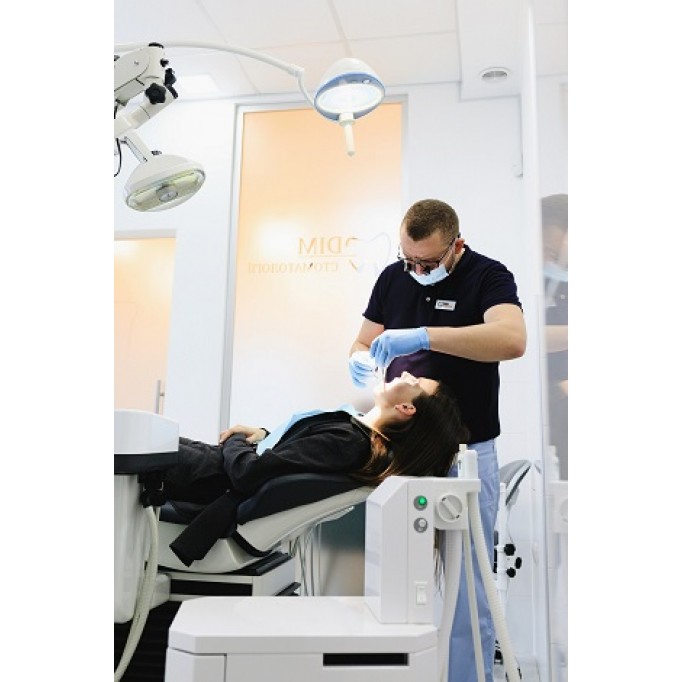 Психологічні аспекти зубної імплантації: Як підготуватися морально?